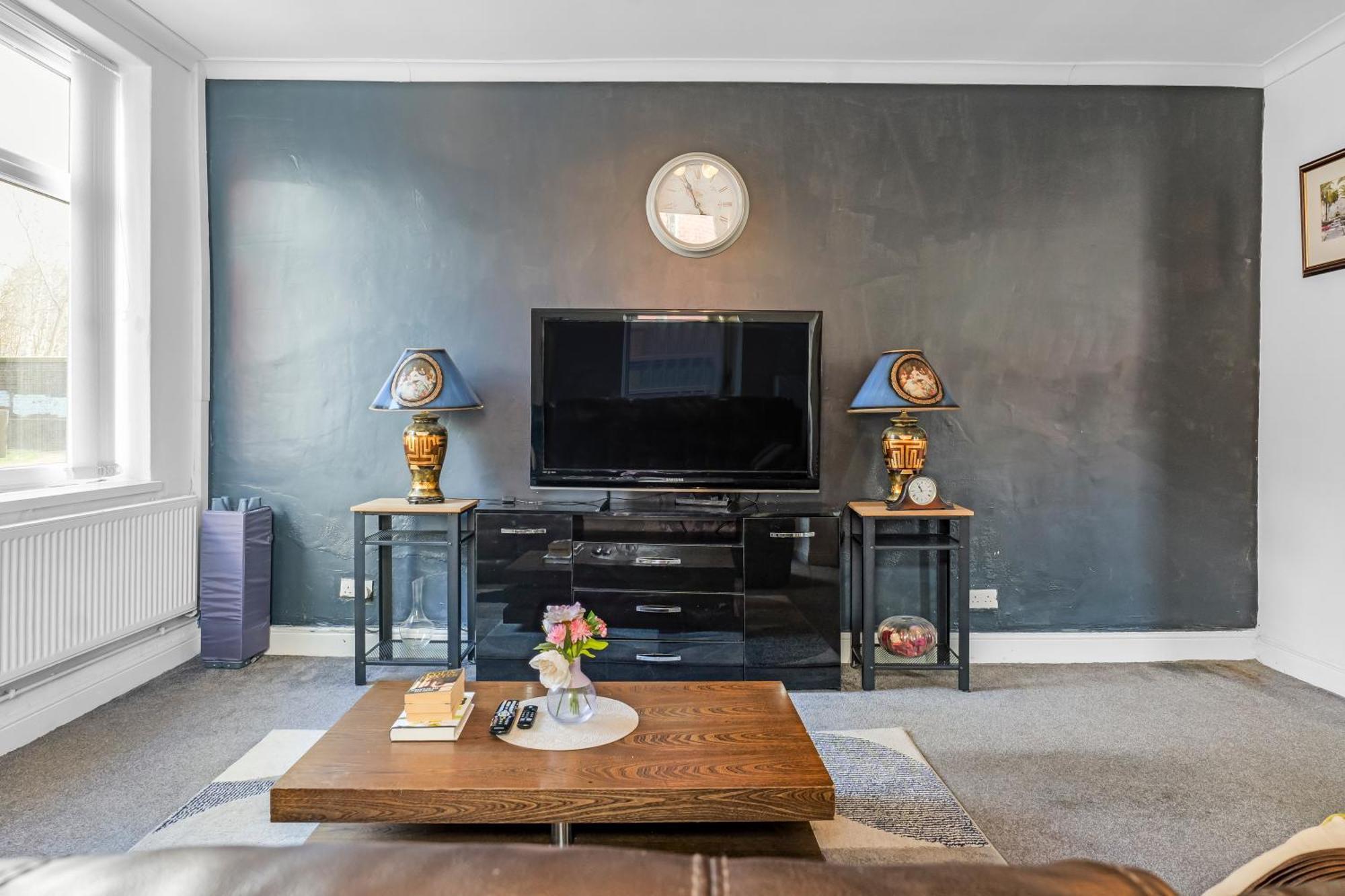 Rochdale 3 Bedroom House 2 Bath With Free Parking Sleeps 7 מראה חיצוני תמונה