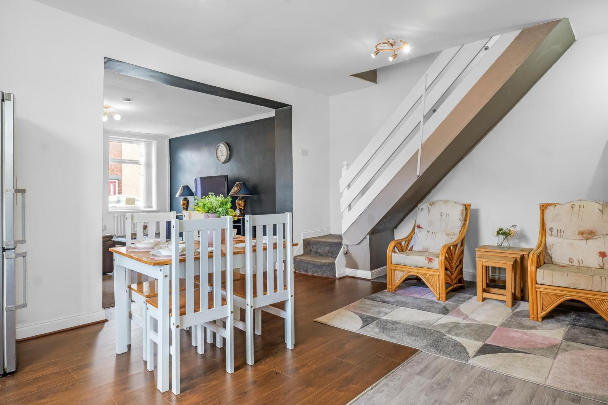 Rochdale 3 Bedroom House 2 Bath With Free Parking Sleeps 7 מראה חיצוני תמונה