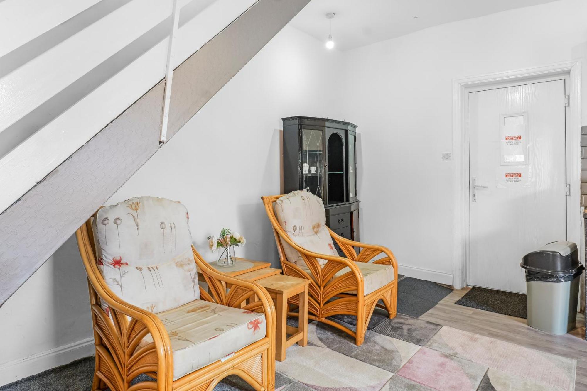 Rochdale 3 Bedroom House 2 Bath With Free Parking Sleeps 7 מראה חיצוני תמונה